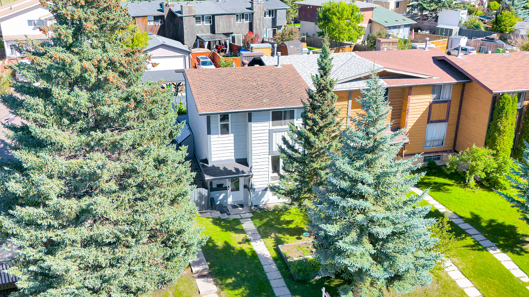 4-Bedroom Cedarbrae Townhome With No Condo Fees | Calgary